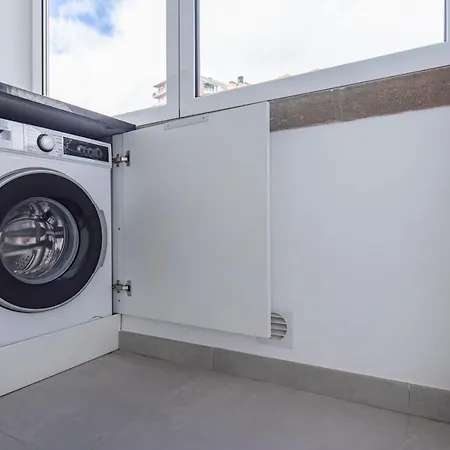 Διαμέρισμα Magnificent 4bdr In By Lovelystay *