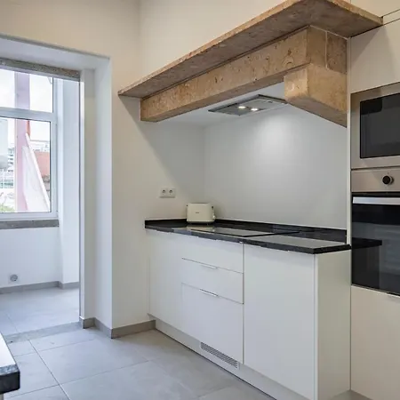 Magnificent 4bdr In By Lovelystay *