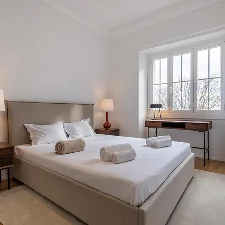 Magnificent 4bdr In By Lovelystay *