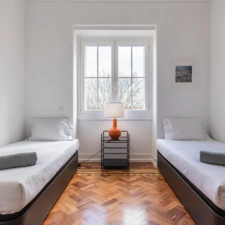 Apartamento Magnificent 4bdr In By Lovelystay