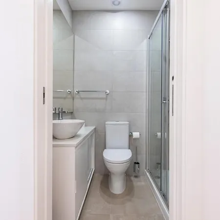 Apartmán Magnificent 4bdr In By Lovelystay