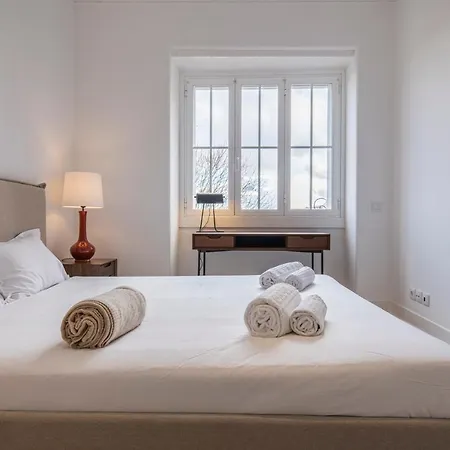 Magnificent 4bdr In By Lovelystay *