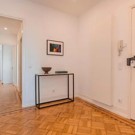 Magnificent 4bdr In By Lovelystay Apartment Lisbon