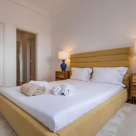 Magnificent 4bdr In By Lovelystay