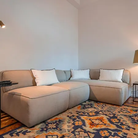Magnificent 4bdr In By Lovelystay Lisbon