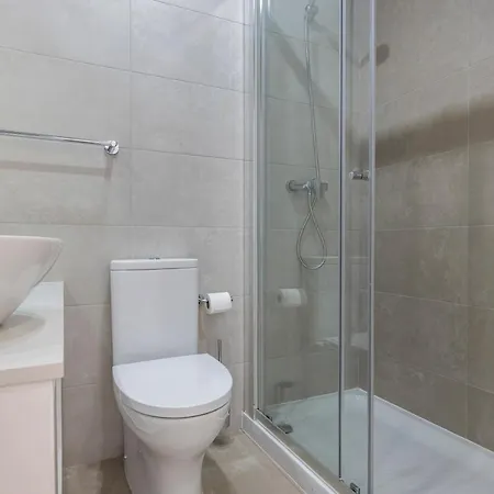 Апартаменти Magnificent 4bdr In By Lovelystay Лісабон