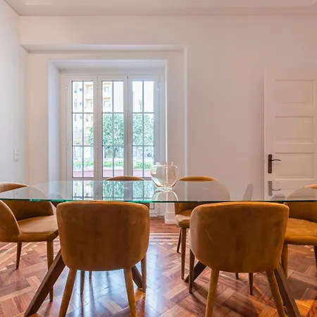 Magnificent 4bdr In By Lovelystay *