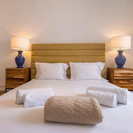 Apartment Magnificent 4bdr In By Lovelystay